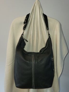 ROOTS Black Leather Hobo Bag with Convertible Strap
